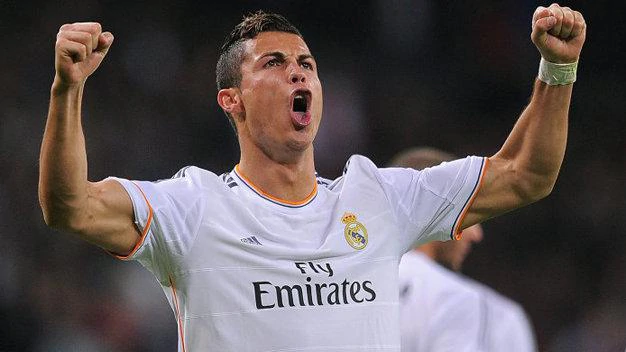 Cầu thủ bóng đá Cristiano Ronaldo - Người Huyền Thoại Khuynh Đảo Làng Bóng Đá Thế Giới